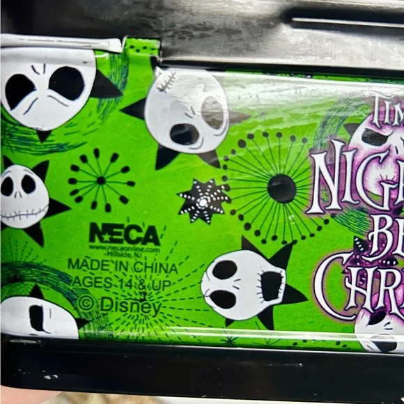 NECA • Tim Burton’s • Black/Green • The Nightmare Before Christmas • Lunch Box - Picture 9 of 12
